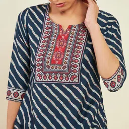 Soch Leheriya Notch Neck Sequinned Straight Kurta image 2