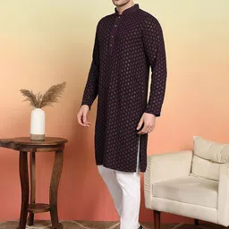 SWAGG INDIA Men Geometric Embroidered Thread Work Kurta image 4