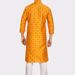 SHIWAM ETHNIX Men Geometric Printed Silk Kurta image 4
