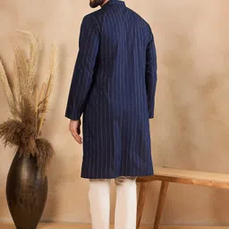 HERE&NOW Men Printed Thread Work Kurta image 3