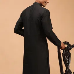 SHRESTHA BY VASTRAMAY Men Black Solid Kurta image 2
