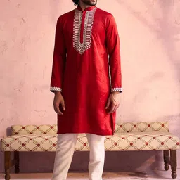 SHRESTHA BY VASTRAMAY Men Red Yoke Design Kurta image 3