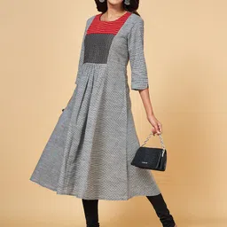 RANGMANCH BY PANTALOONS Checked Thread Work Anarkali Kurta image 5