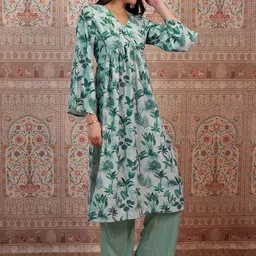 Vishudh Floral Printed Flared Sleeves Empire Kurta image 5