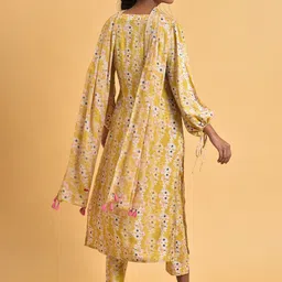 W Floral Printed Kurta with Trousers & Dupatta Set image 3