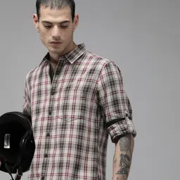 roadster Men Regular Fit Checkered Spread Collar Casual Shirt-picture-13