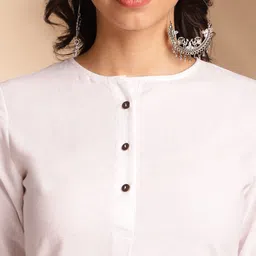 Anouk Pleated Round Neck Round Neck Cotton Kurta with Trousers image 3