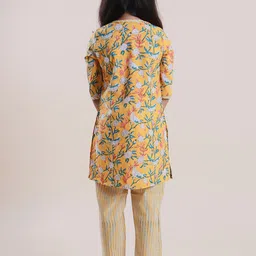 Sangria Girls Yellow Floral Printed Pure Cotton Straight Kurta With Trouser image 4