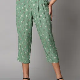 Chemistry Women Floral Printed Pleated Culottes-image-5