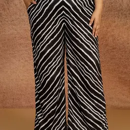 Amydus Plus Size Women Leheriya Printed High-Rise Pleated Trousers-picture-29