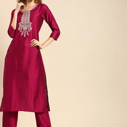 Varanga Women Magenta Embroidered Regular Kurta with Trousers image 1