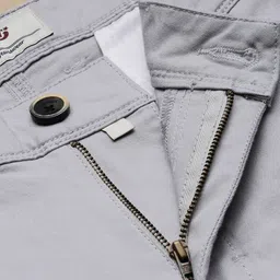 The Roadster Lifestyle Co. Men Grey Relaxed Slim-Fit Mid-Rise Chinos image 3