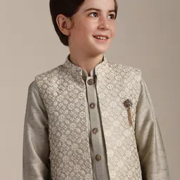 Manyavar Boys Mandarin Collar Straight Kurta And Trousers With Jacket image 4