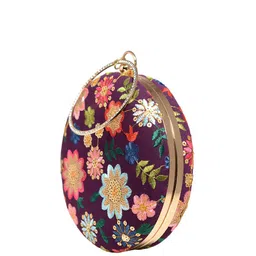 ARTKLIM Embroidered Box Clutch image 3