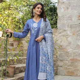 jkvvs Women Pure Cotton Kurti Pant Dupatta Set image 4