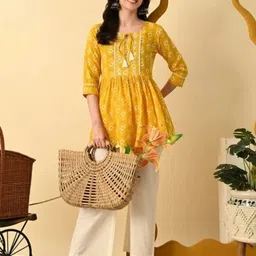 viloni Party Regular Sleeves Printed Women Yellow Top-picture-19