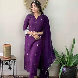 shree bayan mata caretion Solid Kurta, Legging & Dupatta Set image 2