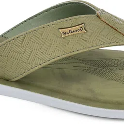 walkaroo Men Flip Flops image 4