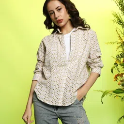 campus sutra Women Regular Fit Solid Spread Collar Casual Shirt image 2