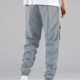 dc fashion trend Men Cargos image 2