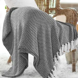 sashaa world Black Polyester 98x67 Chevron Throw with Tassels image 1