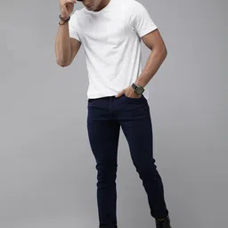 roadster Men Solid Round Neck Cotton Blend White T-Shirt image 4