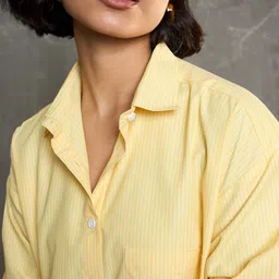 sassafras Women Oversized Fit Printed Spread Collar Casual Shirt image 5