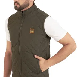 elanhood Men Solid Quilted Jacket image 3