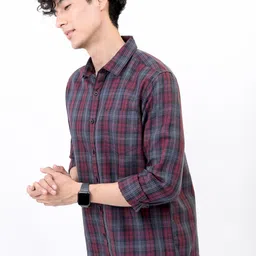 highlander Men Slim Fit Checkered Cut Away Collar Casual Shirt image 4