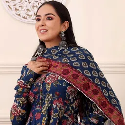 divastri Women Viscose Rayon Kurta Pant Dupatta Set image 4