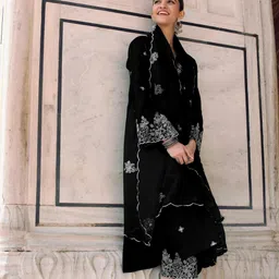 royal export Embroidered Kurta, Palazzo & Dupatta Set image 3