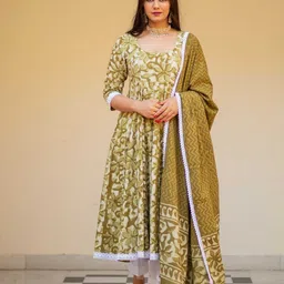 rudrama Women Viscose Rayon Kurta Pant Dupatta Set image 5