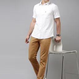 U.S. Polo Assn. Men Khaki Austin Trim Fit Mid-Rise Plain Woven Flat-Front Regular Trousers image 4