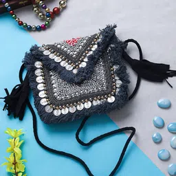 Swisni Women Embellished Envelope Clutch-picture-13