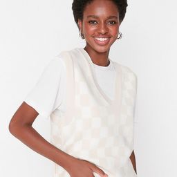Trendyol Women Cream-Coloured & White Checked Sweater Vest-picture-25