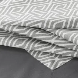 SHADES of LIFE Grey & White Printed 6-Seater Cotton Table Cover image 4