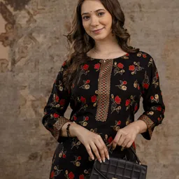 Women Floral Print Viscose Rayon Straight Kurta-image-71