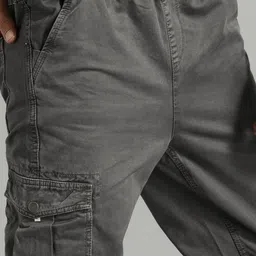 roadster Men Regular Fit Grey Pure Cotton Trousers image 4