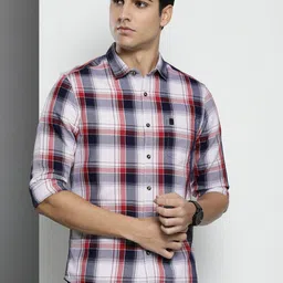 the indian garage co. Men Regular Fit Checkered Cut Away Collar Casual Shirt image 1