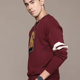 roadster Men Solid Round Neck Maroon Sweater image 3