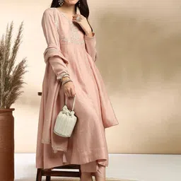 mokosh Women Silk Blend Kurta Pant Dupatta Set-picture-15