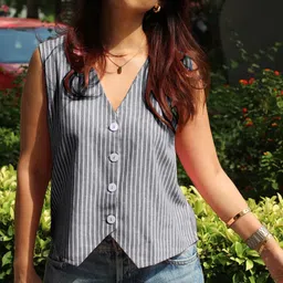 taraviya Striped Women Waistcoat image 3