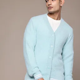 roadster Men Solid V Neck Blue Sweater image 1