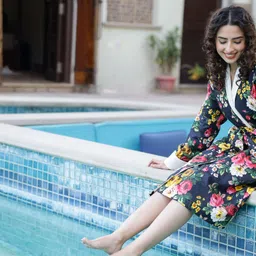 sanskrutihomes Black & White XL Bath Robe image 4