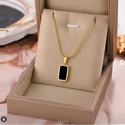jrissy Stylish Black Onyx Pendant Necklace with Gold-Plated Chain Gold-plated Plated Alloy Necklace image 3