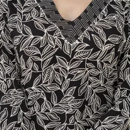 daevish k Women Colorblock Viscose Rayon Straight Kurta image 4