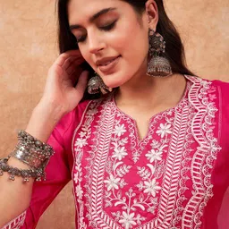 Indo Era Floral Embroidered Regular Thread Work Liva Kurta with Trousers & Dupatta image 4