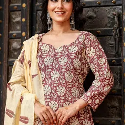 Bahe Kurtiz Women Floral Printed Regular Pure Cotton Kurta with Trousers & With Dupatta image 2