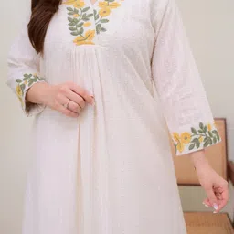 nakshkurtis Women Self Design, Embroidered Pure Cotton Anarkali Kurta image 5