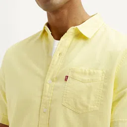 levi's Men Slim Fit Solid Spread Collar Casual Shirt image 5